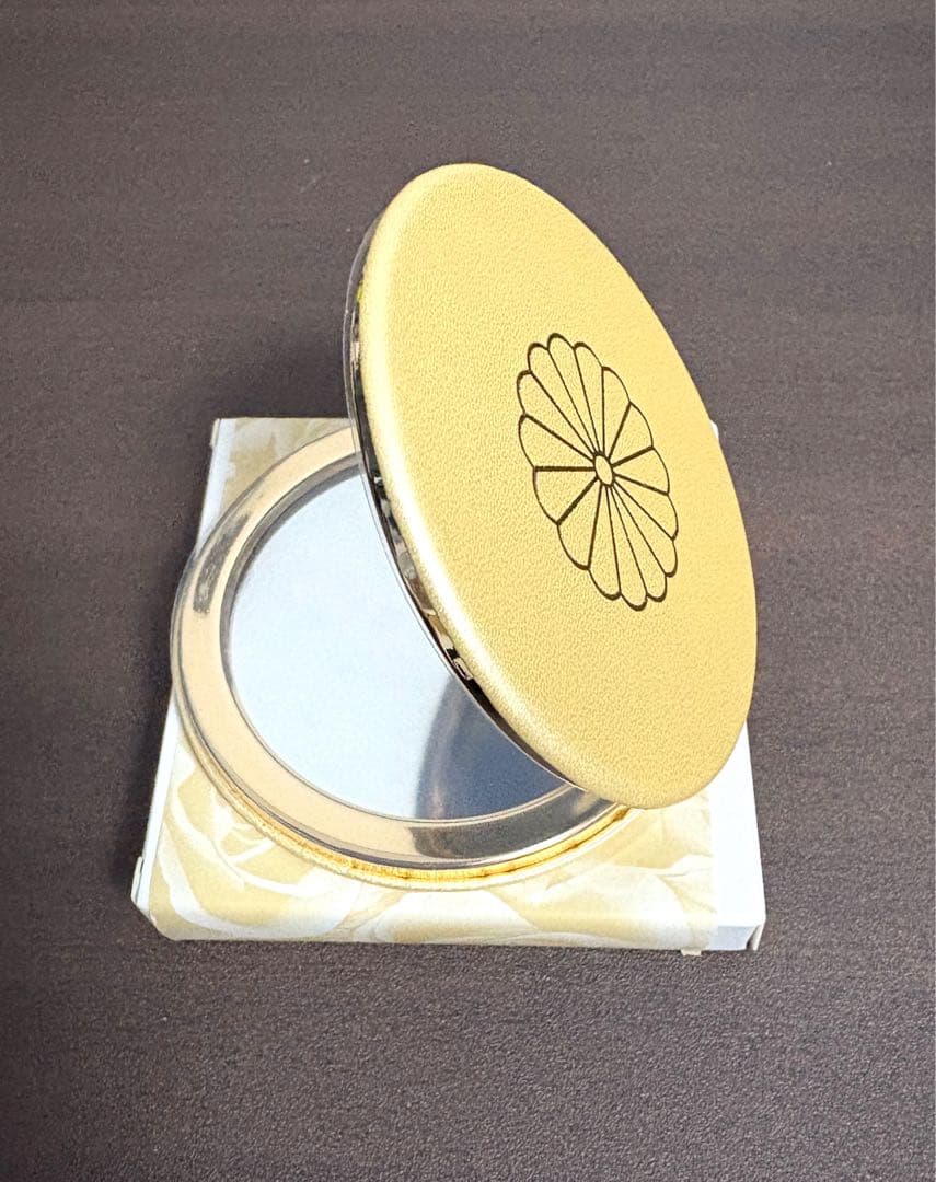 貴重！皇居　シャンパンゴールドがま口財布　小物入れ　ミラー3点セット