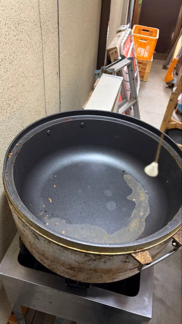 4升炊きガス釜、内側にテフロン加工してます。