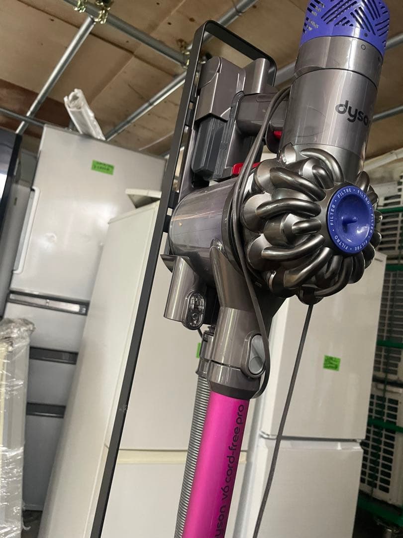 ダイソン V6 trigger+ ハンディクリーナー パープル+掃除機掛けもの