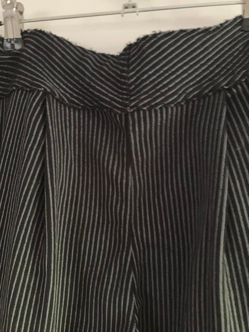 イッセイミヤケ サルエルパンツ 黒と白のストライプ