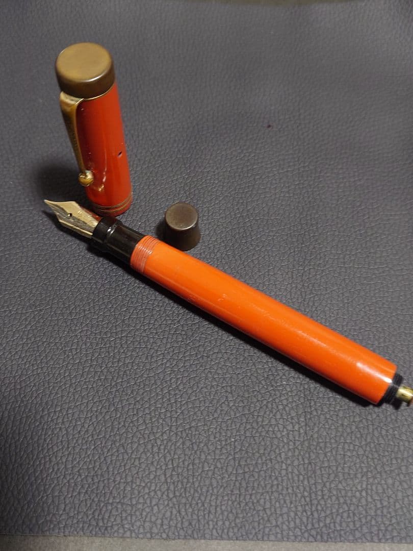 Parker Duofold シニア 万年筆 \"Big Red \"