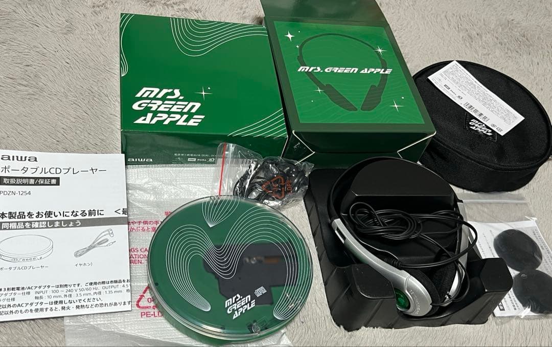ミセスグリーンアップル　ポータブルCDプレーヤー イヤホン　ショルダーバッグ