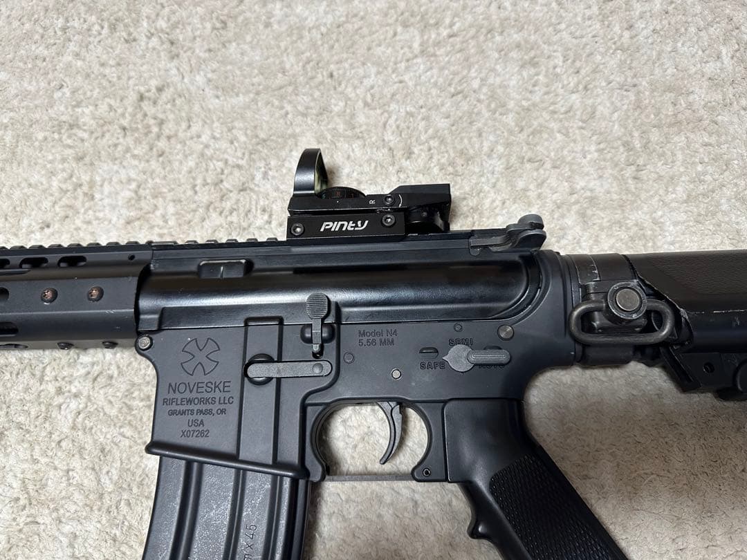 東京マルイ 次世代電動ガン M4A1 CQB-R カスタム付 属品多数