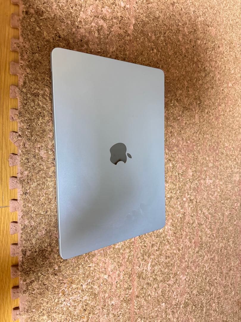 Apple MacBook M2 256GB 8GBメモリ　2022