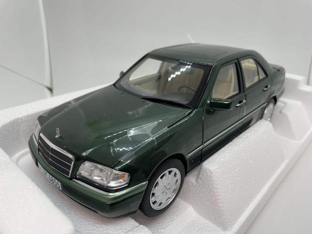 304-038 ノレブ 1/18 メルセデスベンツ C-Class 1993