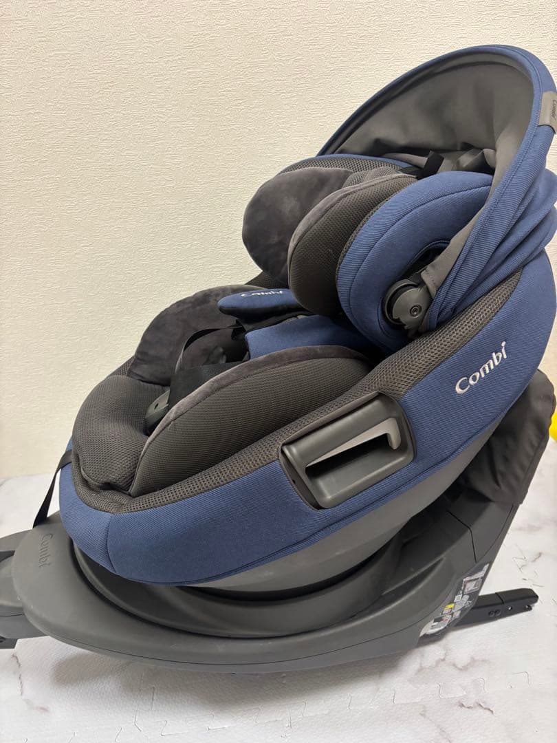 美品　コンビ　THE S ISOFIX　エッグショック　回転式　紺色
