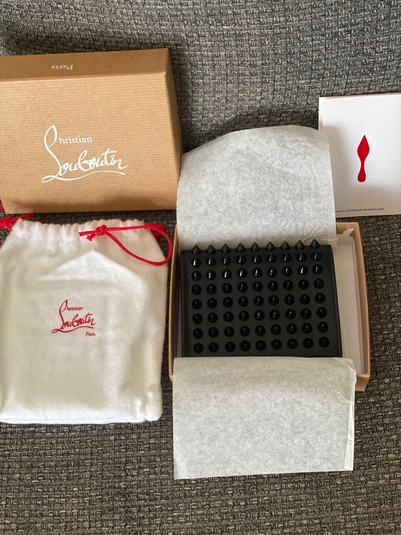 クリスチャンルブタン☆二つ折りコンパクト財布　新品未使用品 国内正規品☆