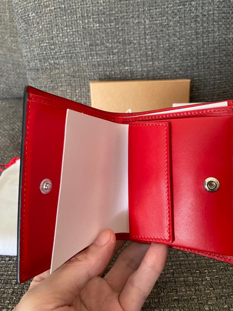 クリスチャンルブタン☆二つ折りコンパクト財布　新品未使用品 国内正規品☆