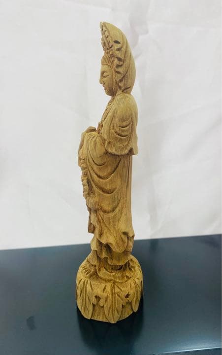 屋久杉一木彫　観音菩薩像