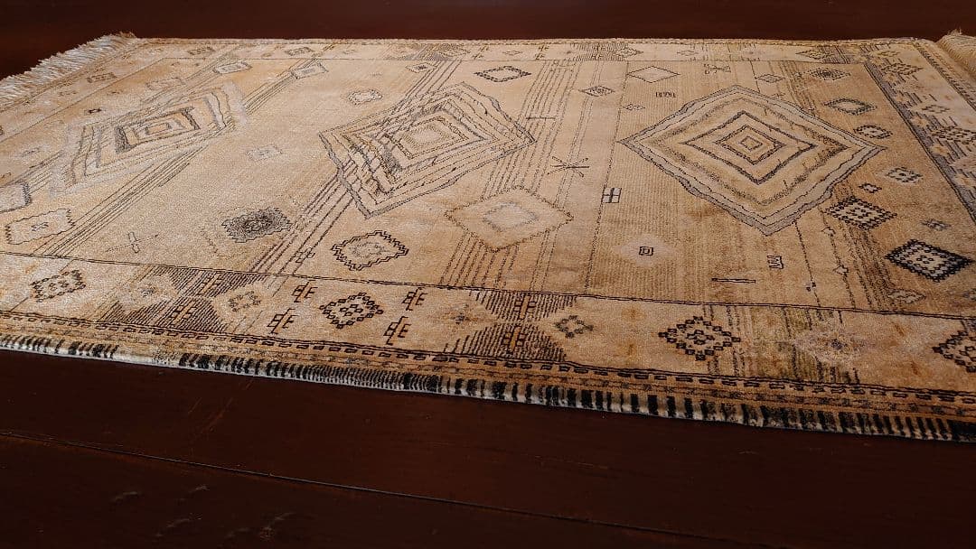 ペルシャ絨毯　緞通　ラグ　敷物　旧家　蔵出し　1枚