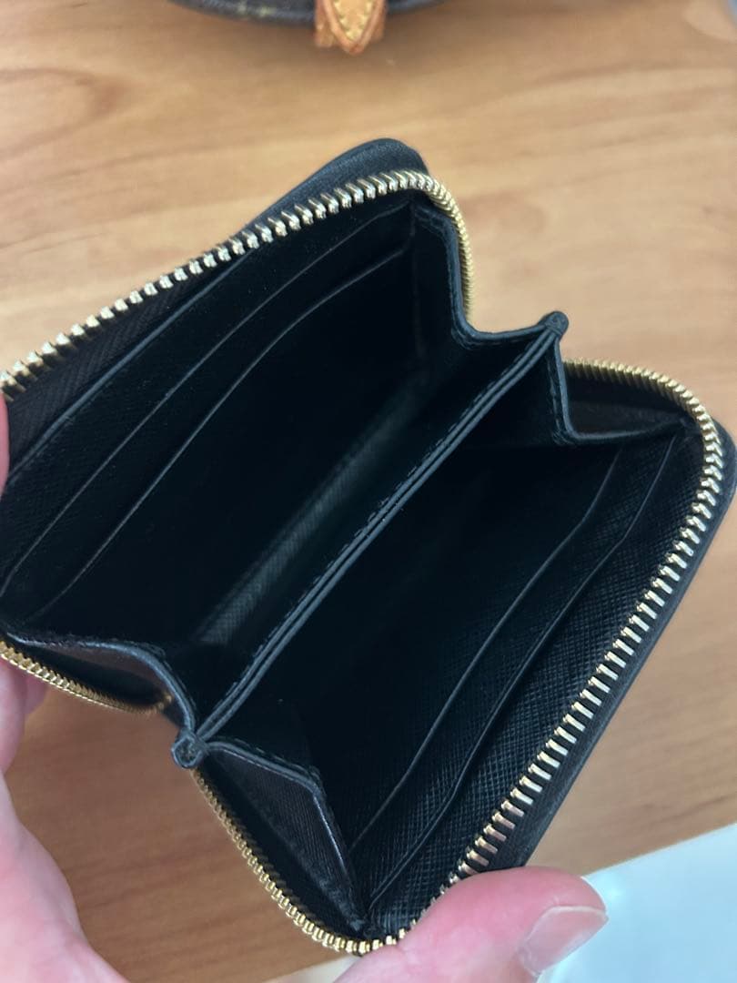 PRADA ミニウォレット　ジッパー　ケース