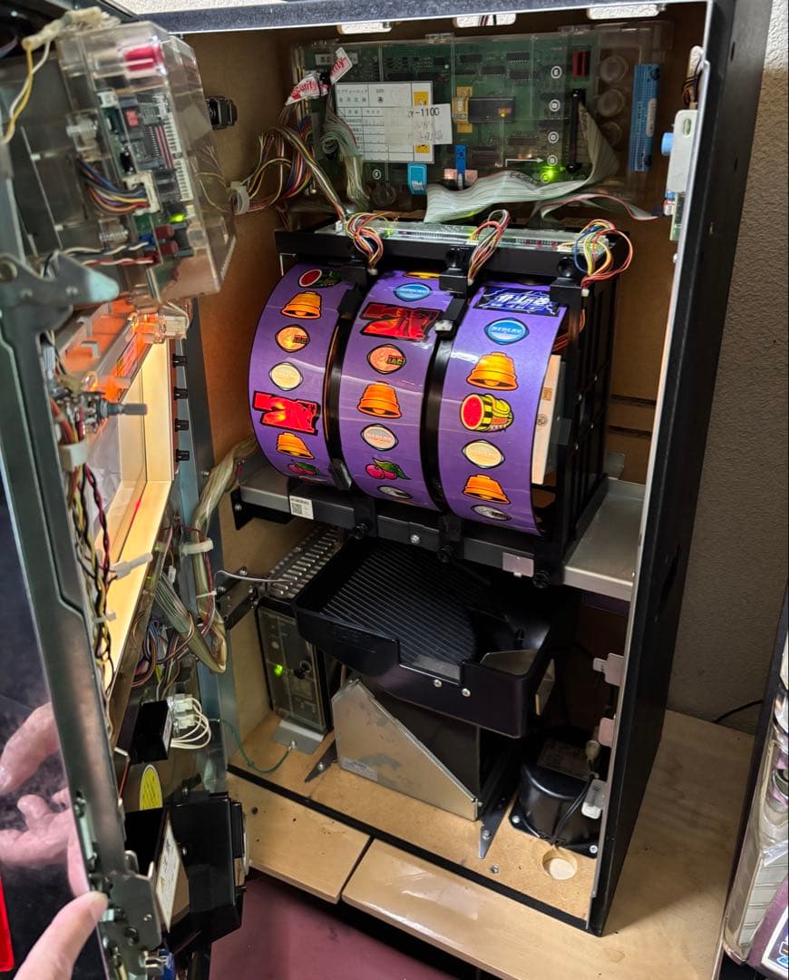 4号機　 初代　北斗の拳　 実機パチスロ 不要機
