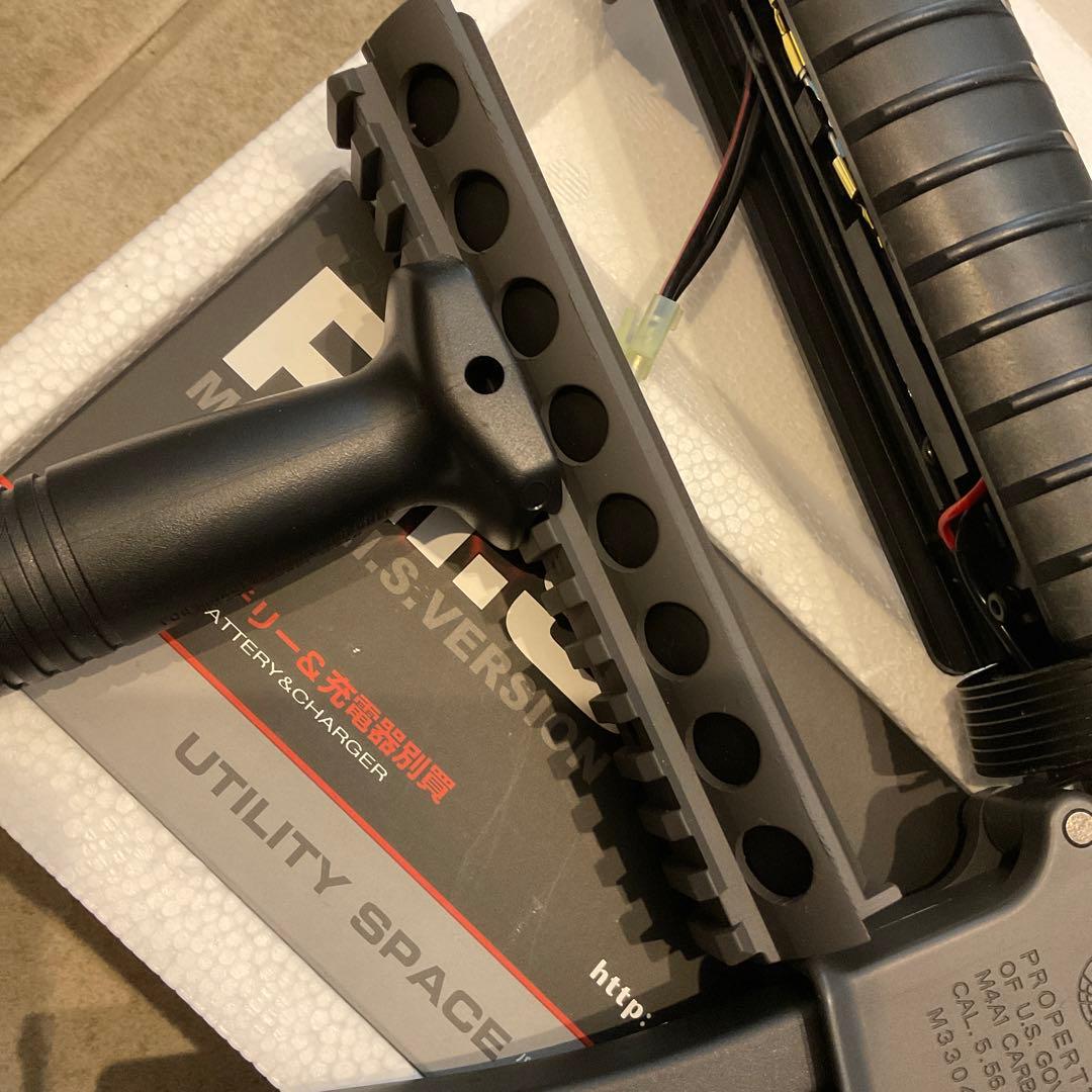 美品90m/s東京マルイ純正電動ガン新型M4A1RIS本体＋マガジン良品