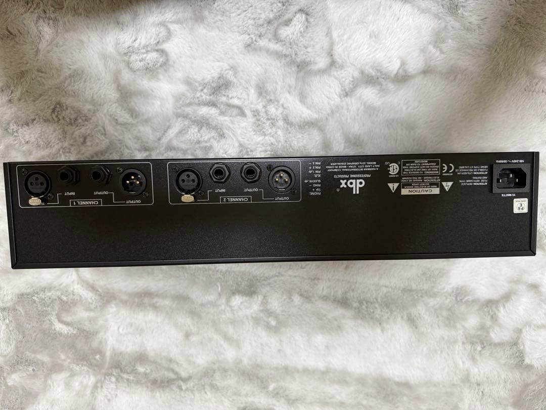dbx グラフィックイコライザー231S①