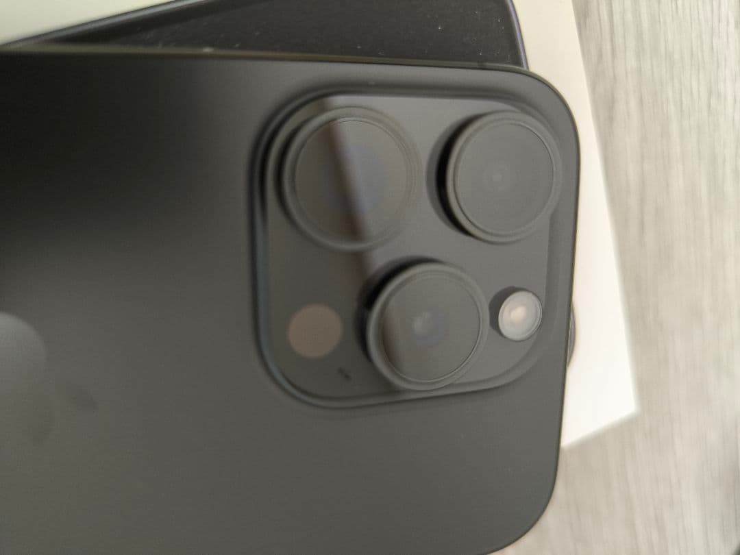 iPhone15pro 128GB SIMフリー　ブラックチタニウム　おまけ多数