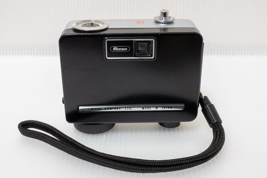 ⑭【美品・整備済品】RICOH AUTO HALF E 「レッド」 オートハーフ