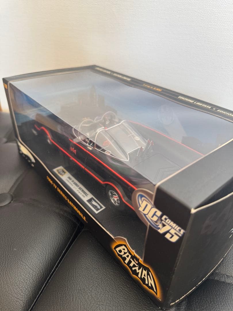 【限定5000台】1/18バットマン クラシック TV シリーズ バットモービル