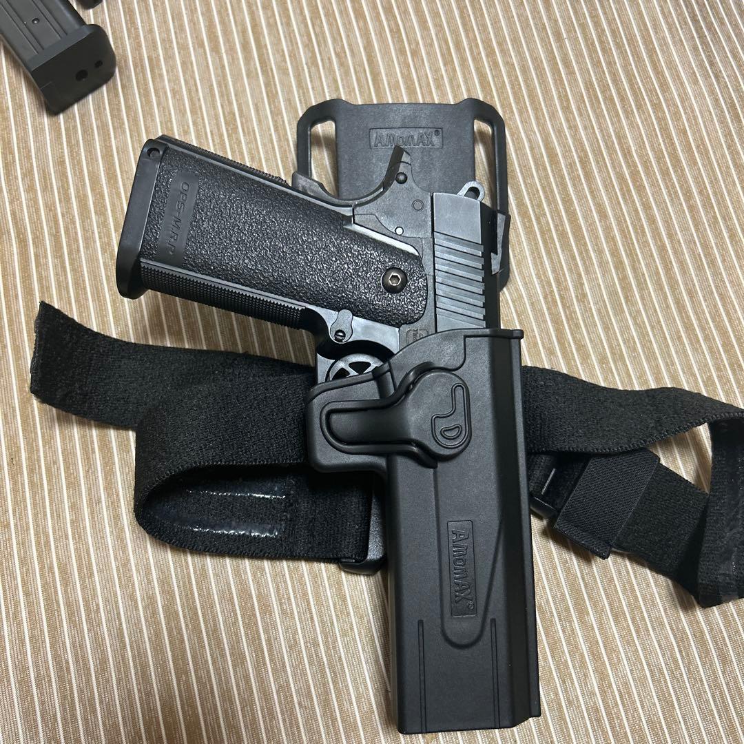 ハイキャパ4.3 予備マグ付き　専用ホルスター付き