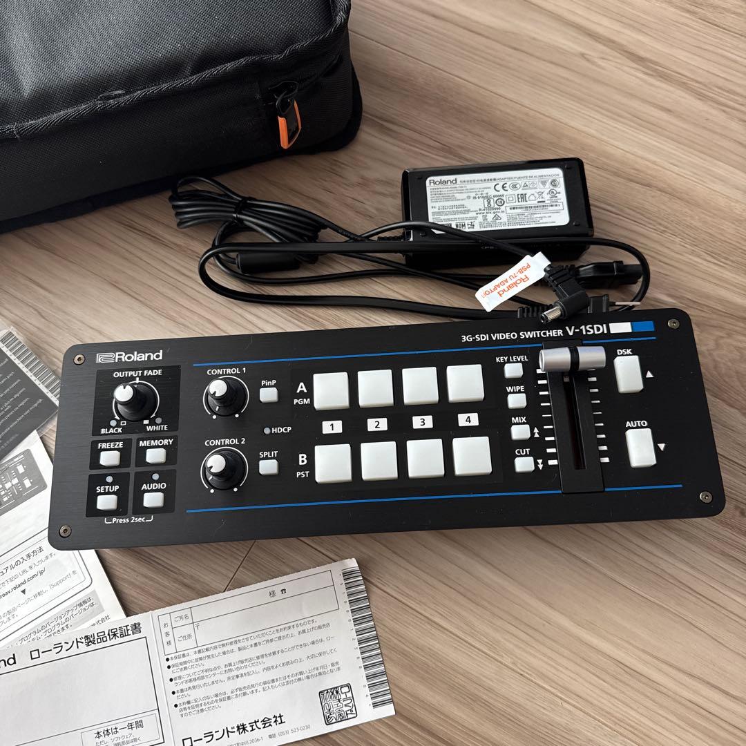 【ほぼ未使用】Roland V-1SDI ビデオスイッチャー ケース付き