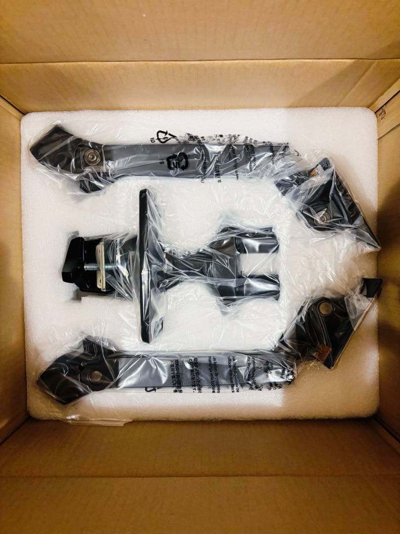 Amazonベーシック モニターアーム デュアル-ディスプレイタイプ 32インチ