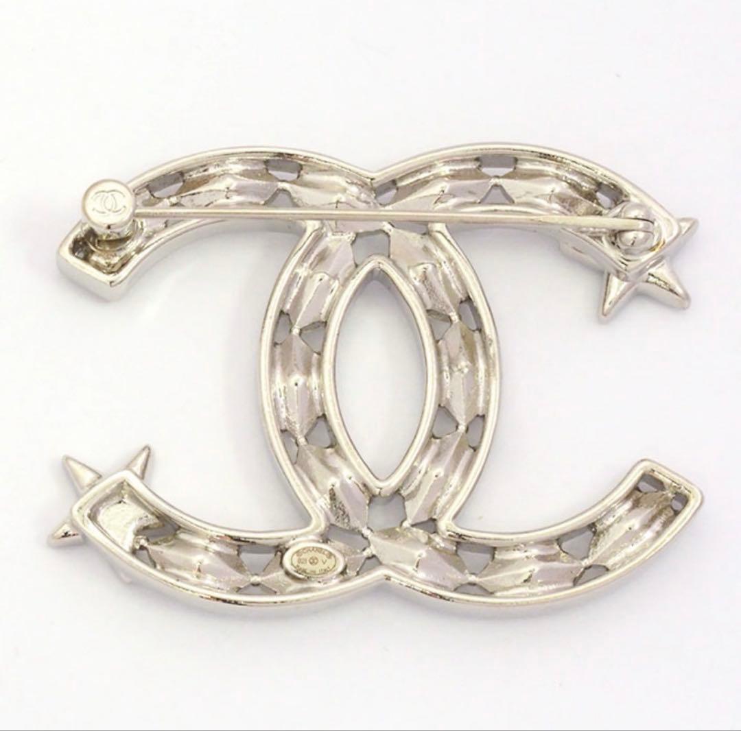 【約14万超】　シャネル　CHANEL ラインストーンブローチ