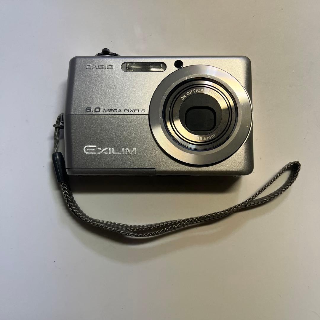 CASIO カシオ EXILIM EX-Z600 コンデジ シルバー