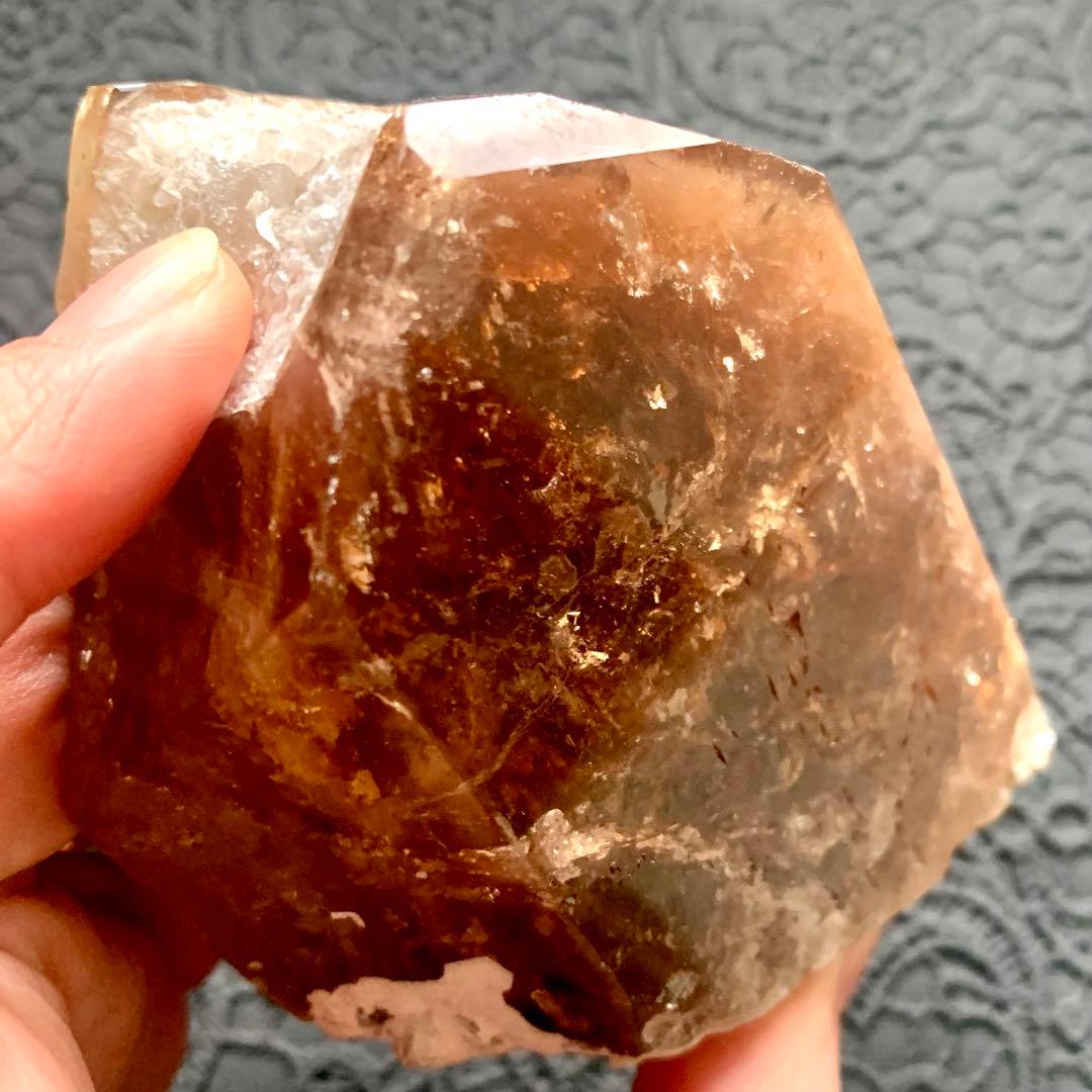 超巨大ブランデートパーズ1780ct！