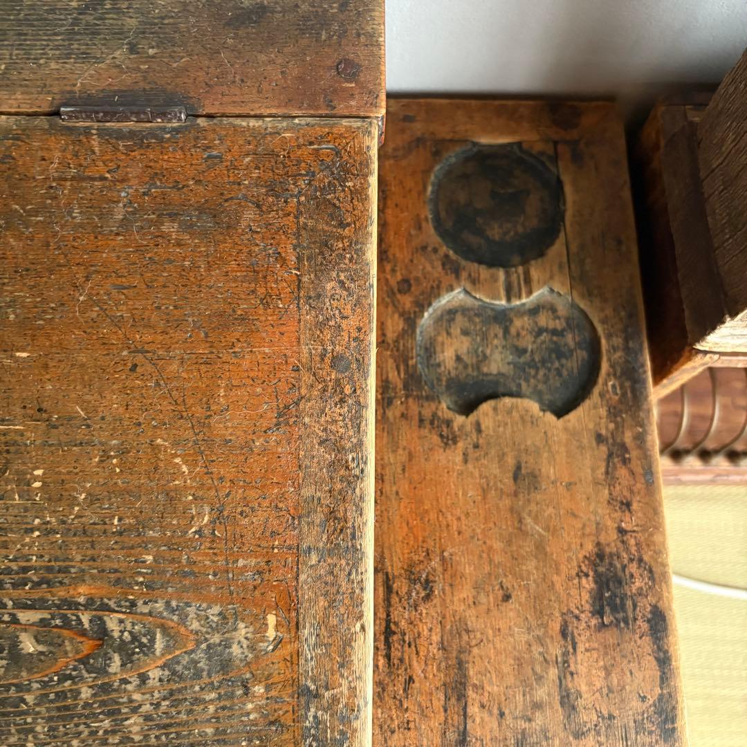 昭和時代の日本和室で使われていた木製の机 時代物　古道具