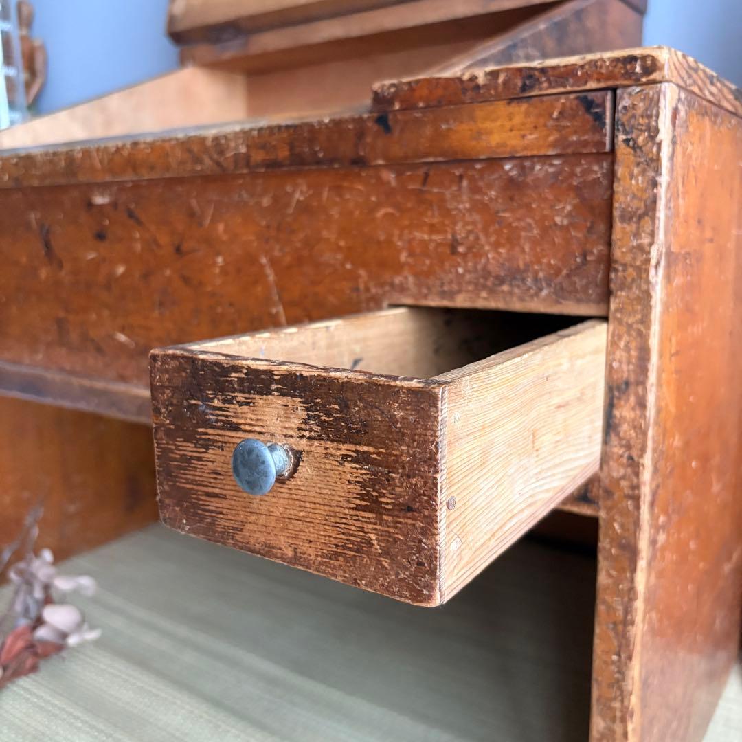 昭和時代の日本和室で使われていた木製の机 時代物　古道具