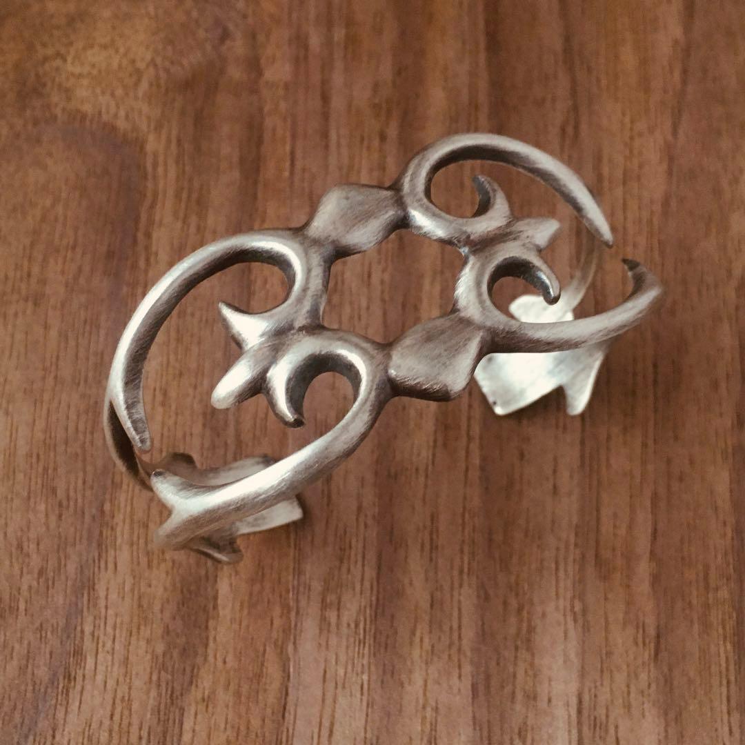 インディアンジュエリー　ナバホ  シルバー バングル