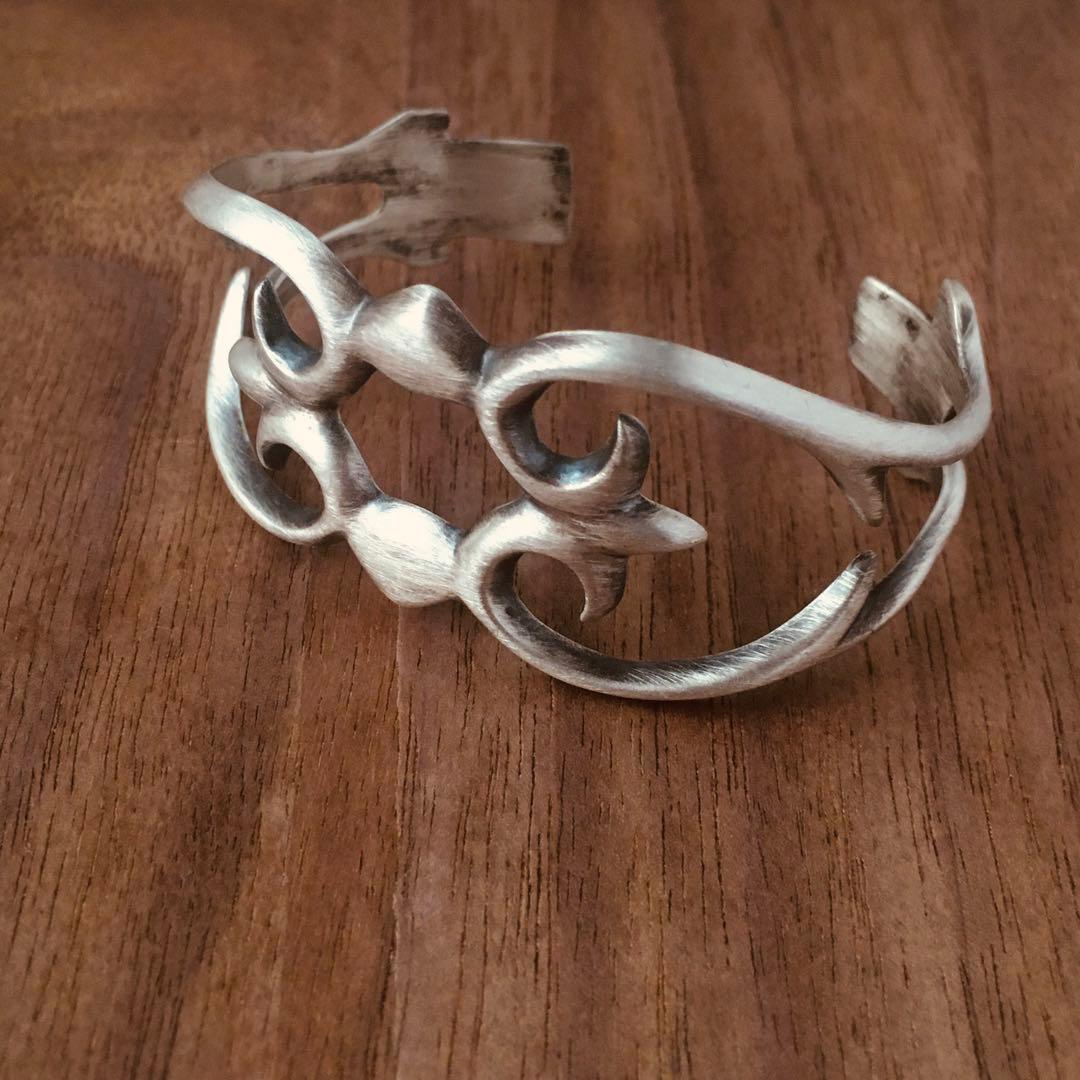 インディアンジュエリー　ナバホ  シルバー バングル