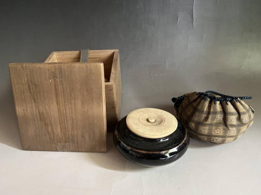 茶入れ■古い大海茶入 黒釉 江戸期 糸切り高台 茶壷 お茶道具 古美術 骨董品■