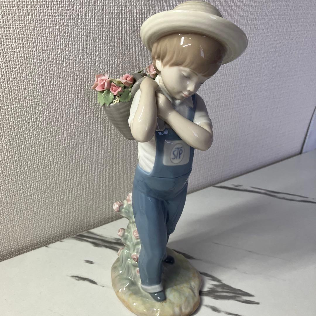 LLADRO リヤドロ 01286 花籠を背負う少年 フィギュリン 箱付