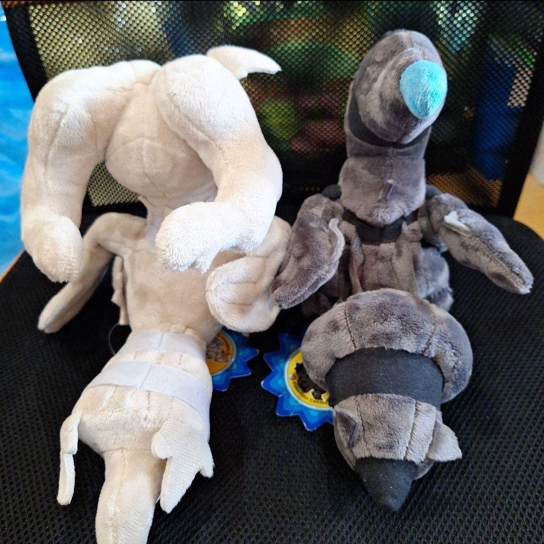 ポケモンセンター　レシラム　ゼクロム　ドール　ぬいぐるみ　セット