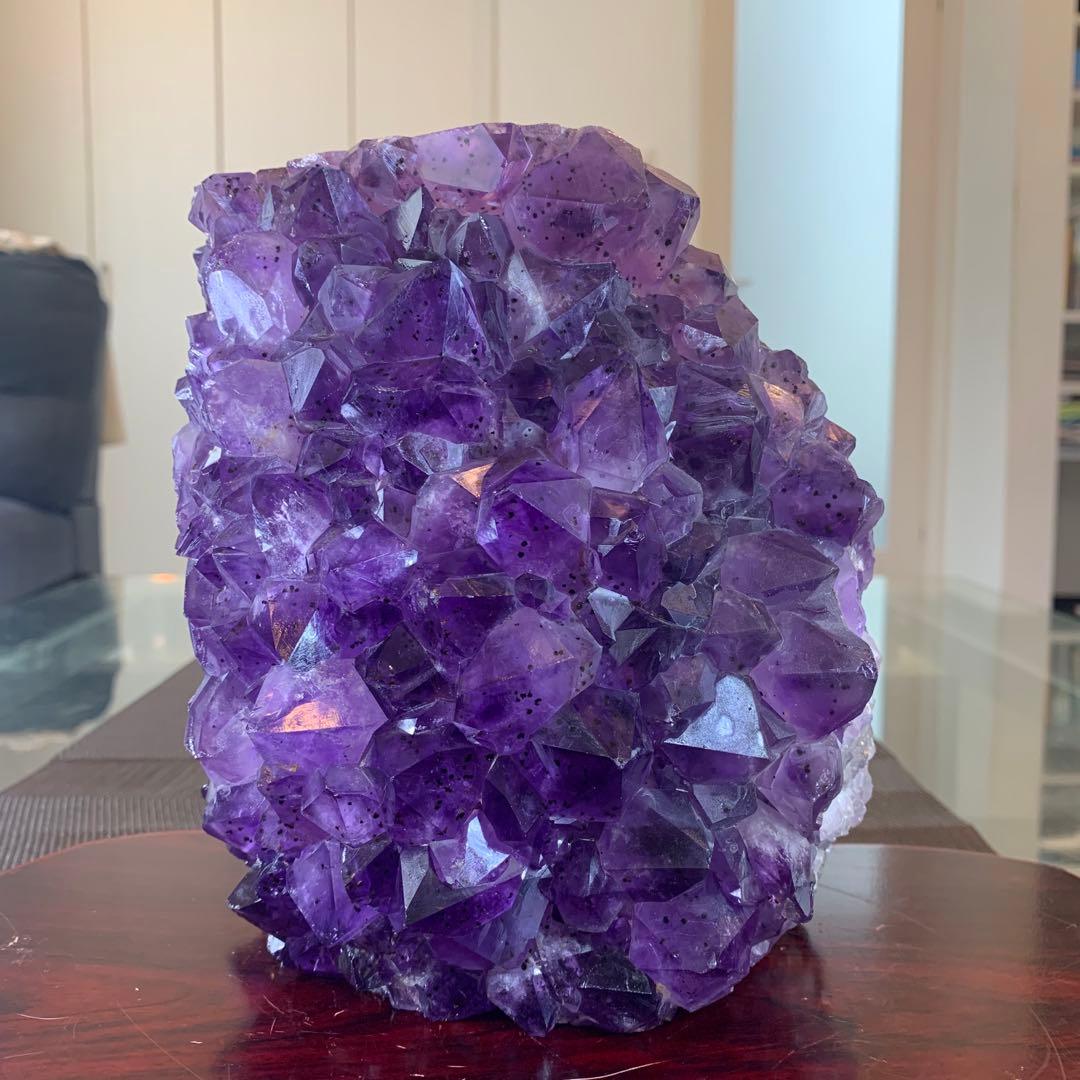 別名：シェブロンアメジスト、スピリットクォーツ本物の石。