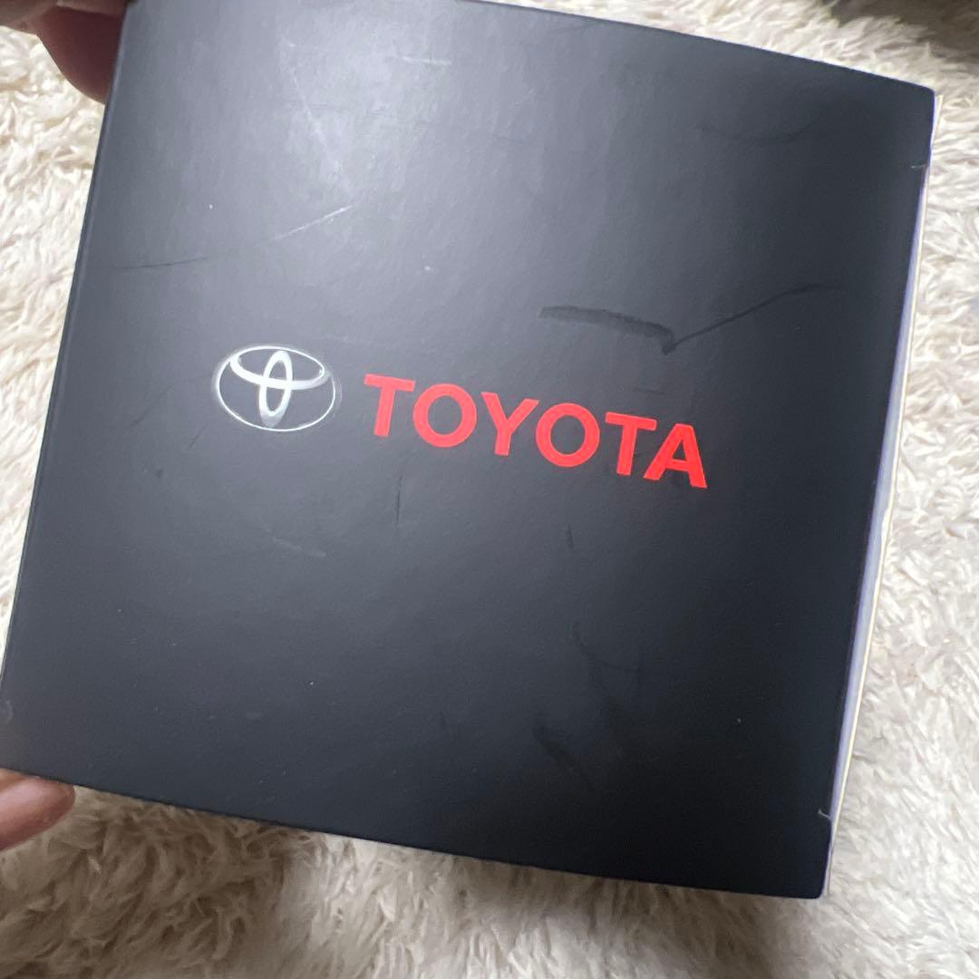 YARIS CROSS プラスゴールドメタリック ミニカー