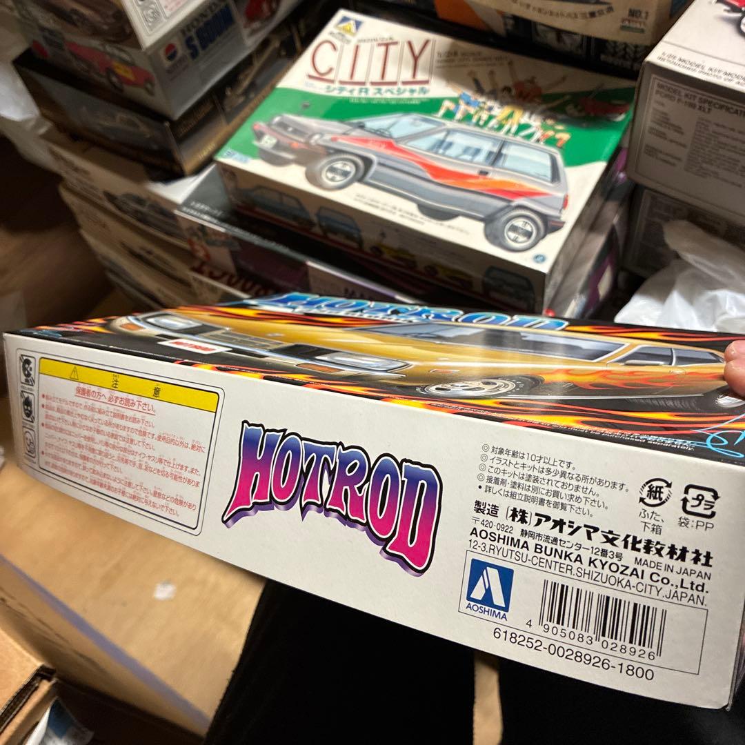 青島HOTROD 330 GLORIA プラモデル