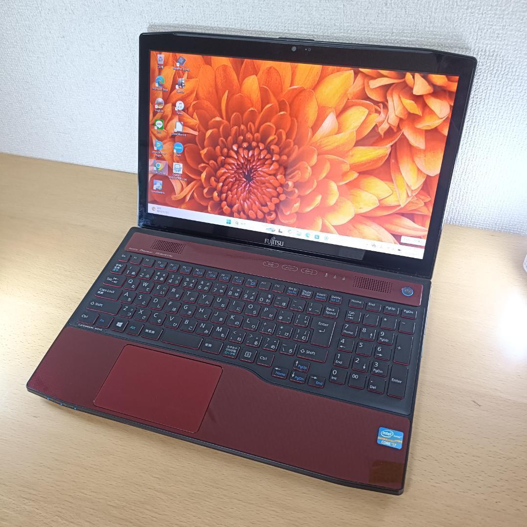 Core i7 Windows11 ノートPC SSD メモリ16GB 富士通