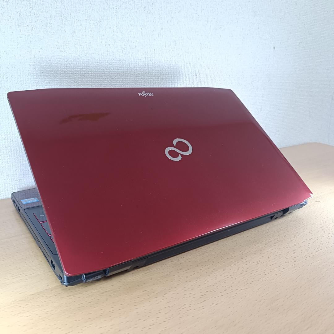 Core i7 Windows11 ノートPC SSD メモリ16GB 富士通