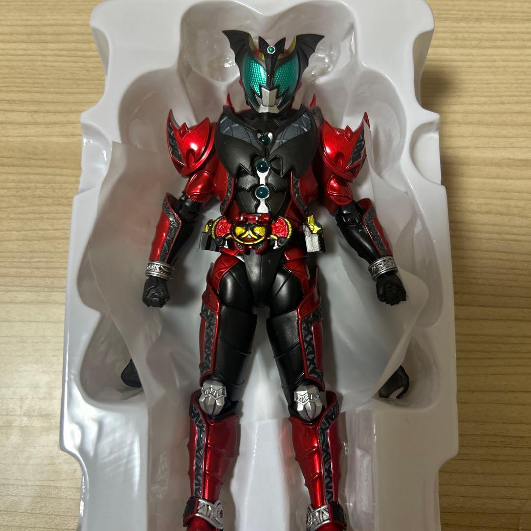 S.H.Figuarts真骨彫仮面ライダーダークキバ