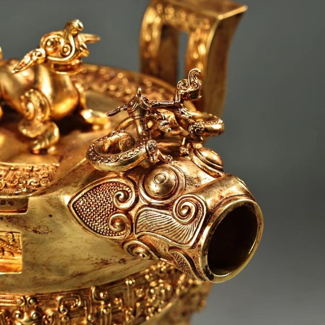 中国古美術・旧蔵鎏金獣面円鼎炉・純銅細密彫・純手作り・高浮彫・置物・茶道具・文房
