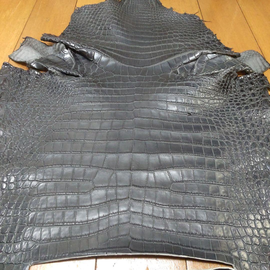 m*n様 クロコダイル（シャムワニ）ハギレ　美品　濃グレー　Lサイズ　現品限り