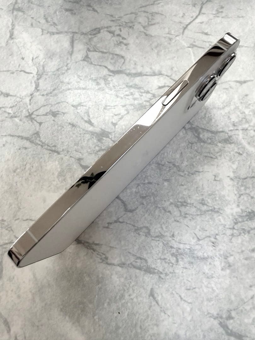 iPhone 13 Pro Max 本体ANKERケーブル➕レンズ保護カバー