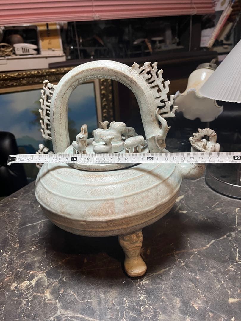 白磁香炉、獣形香炉、白磁獣形印文（はくじじゅうけいいんもんけい） 中国・景徳鎮製