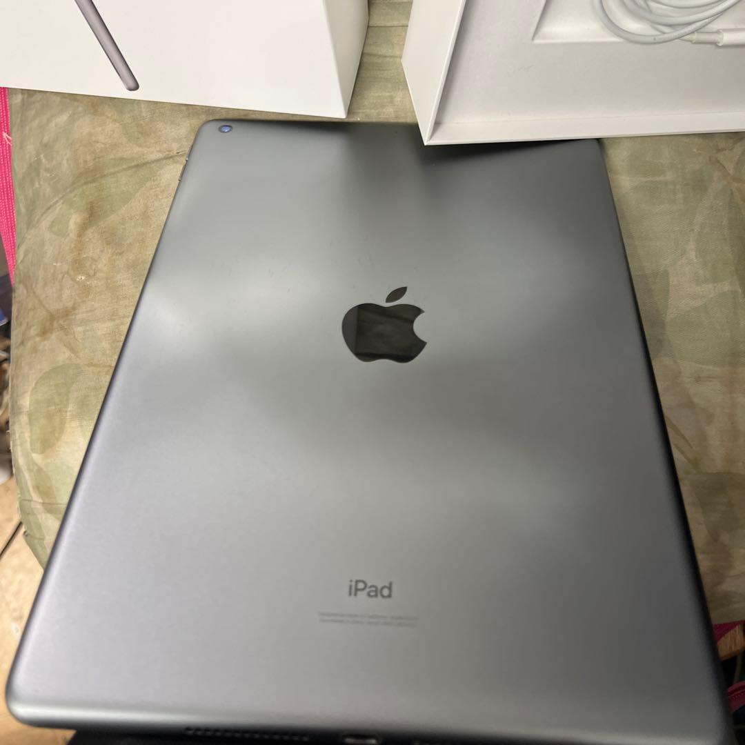 iPad 第8世代 32GB スペースグレー MYL92J/A