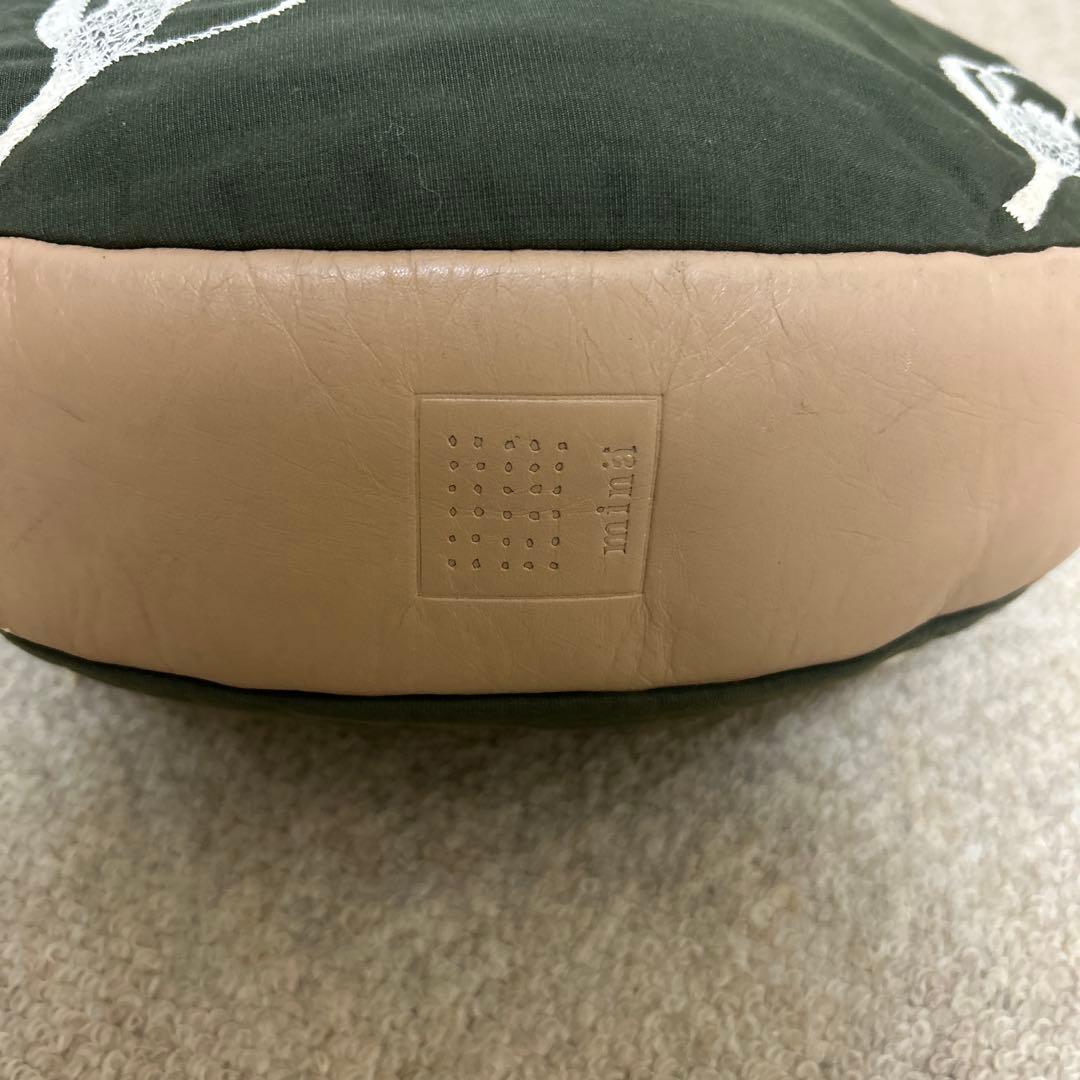 ミナペルホネン minaperhonen シェルバッグ　レザー