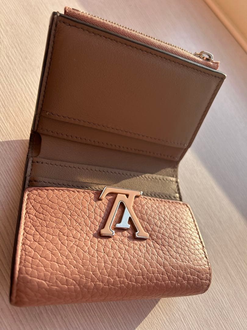 Louis Vuitton ピンク三つ折り財布