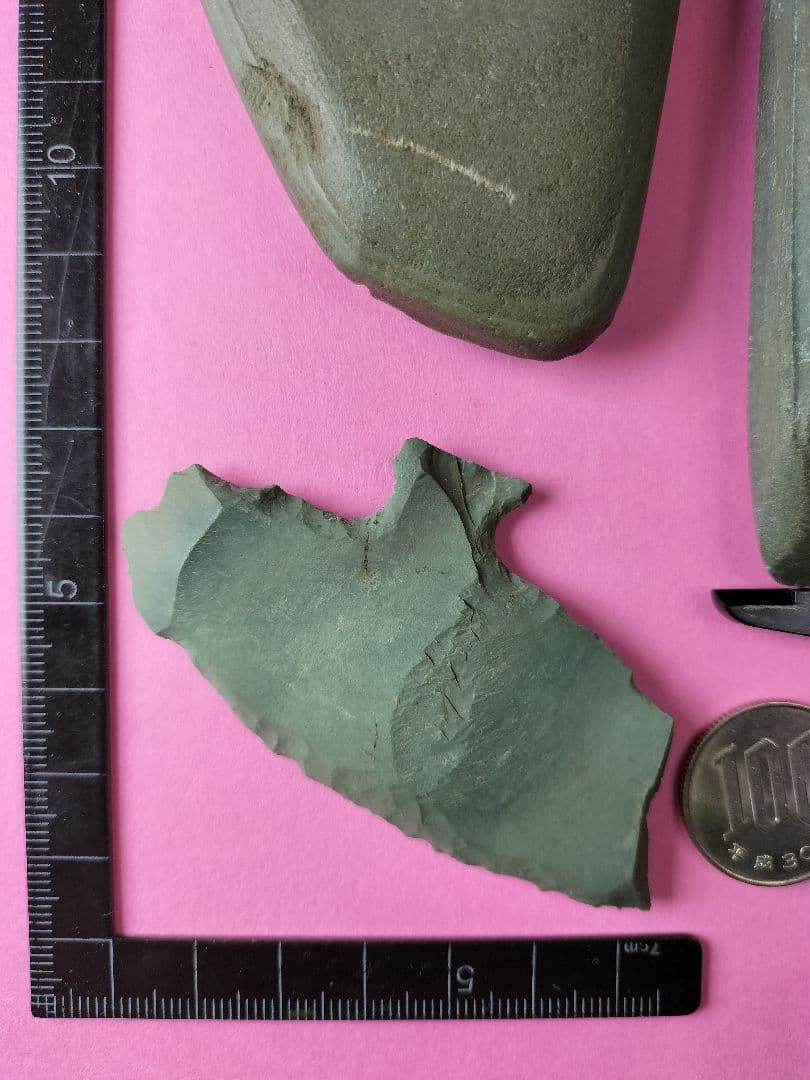石器セット (出土品) 青虎石(アオトラ石)石匙、石斧、石蚤？3点