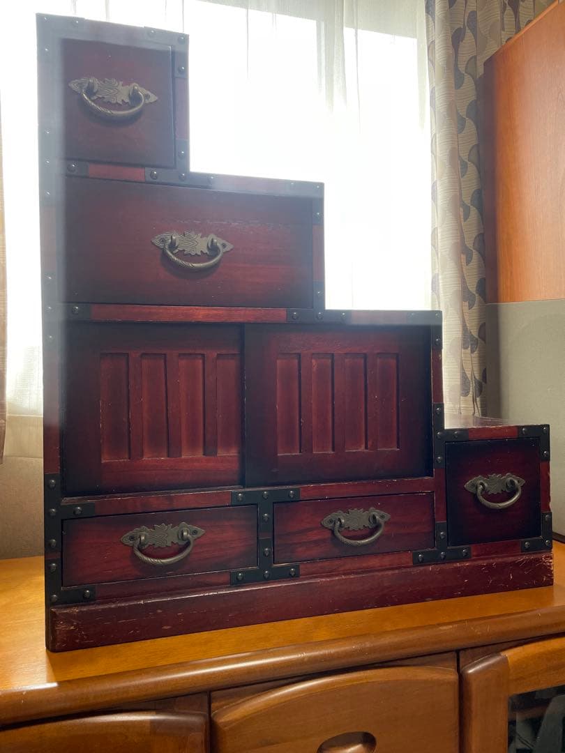 値下！　木製階段状タンス