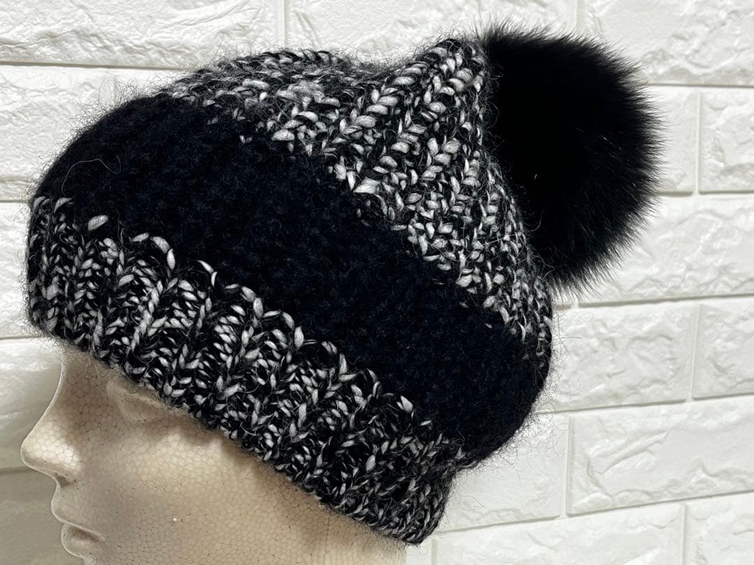 【モンクレール/MONCLER】クリーニング済✨　ビーニー　ニット帽　ポンポン付